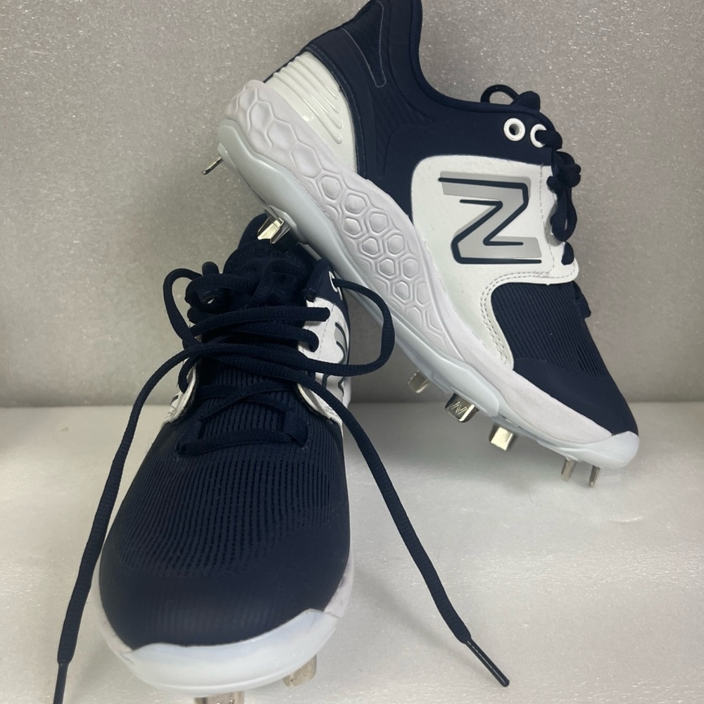 New Balance  3000v6 Navy and White Baseball Metal Cleats Size 7